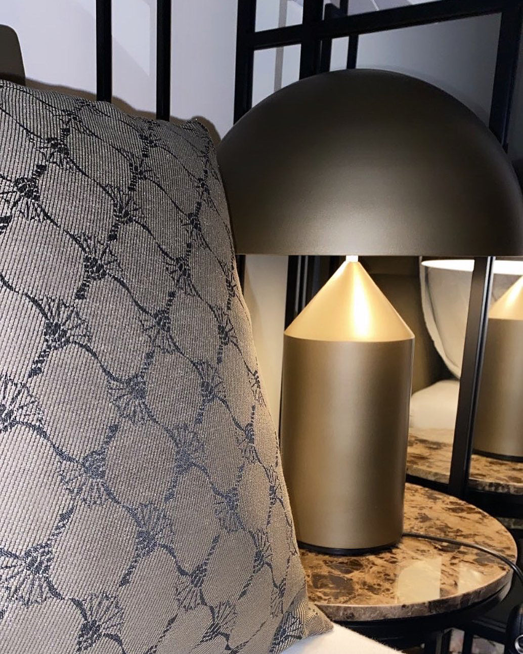 Solido Sculptural Geometric Metal Table Lamp for Bedroom Living Room