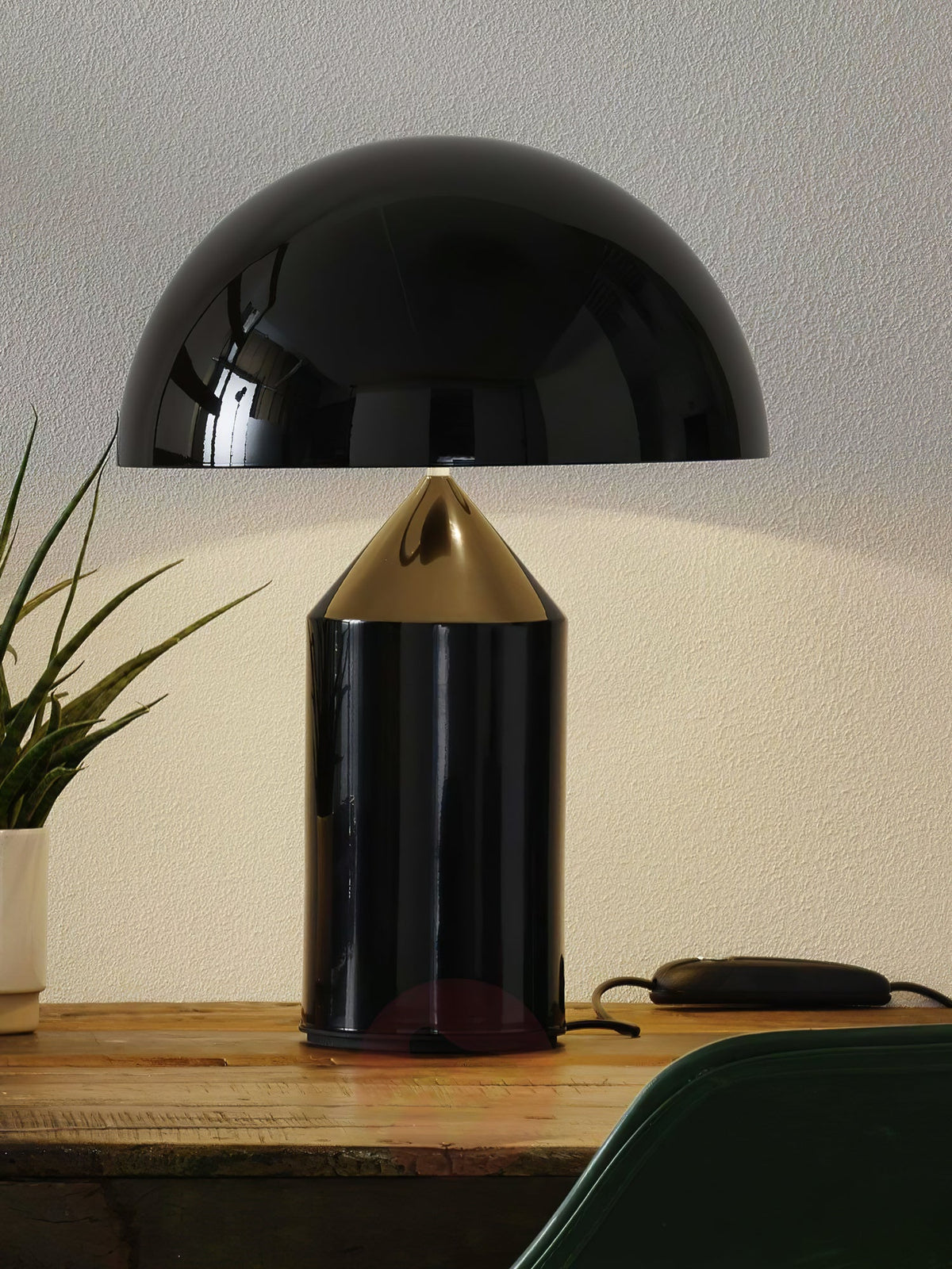 Solido Sculptural Geometric Metal Table Lamp for Bedroom Living Room