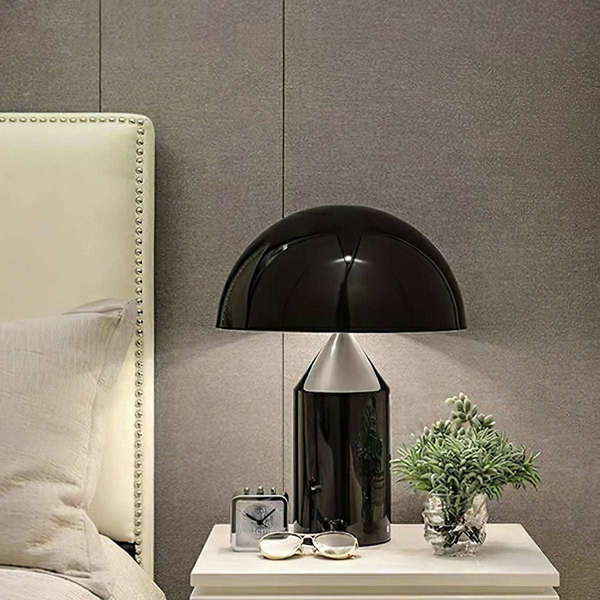 Solido Sculptural Geometric Metal Table Lamp for Bedroom Living Room