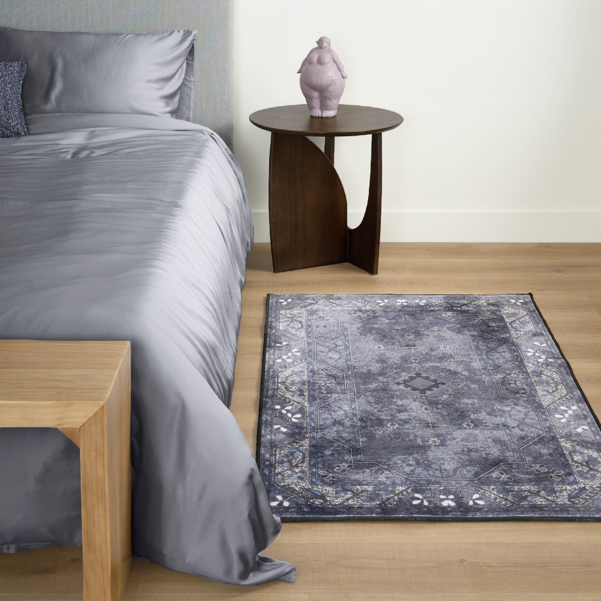Nomad Navy Washable Vintage Persian Medallion Rug for Living Rooms