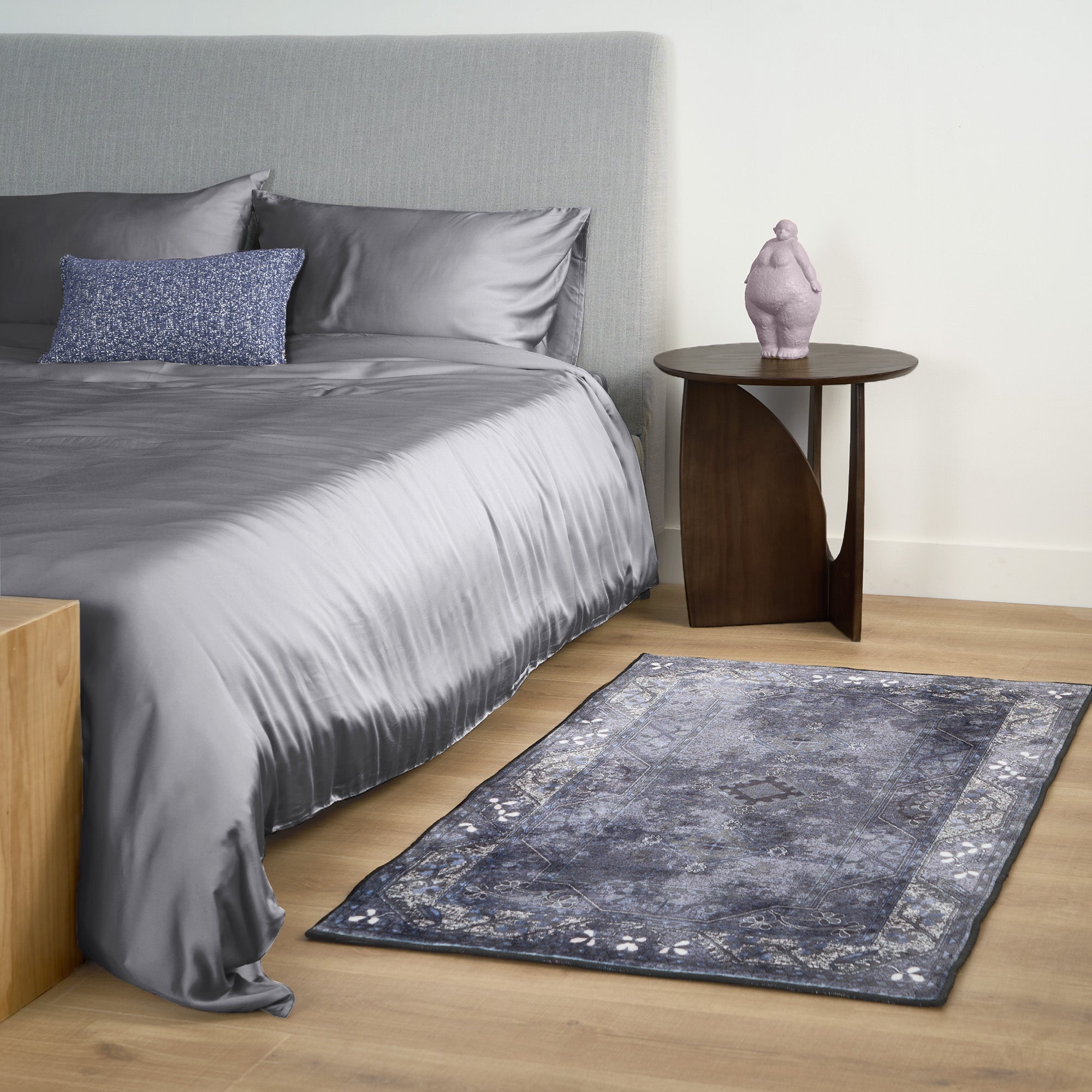Nomad Navy Washable Vintage Persian Medallion Rug for Living Rooms