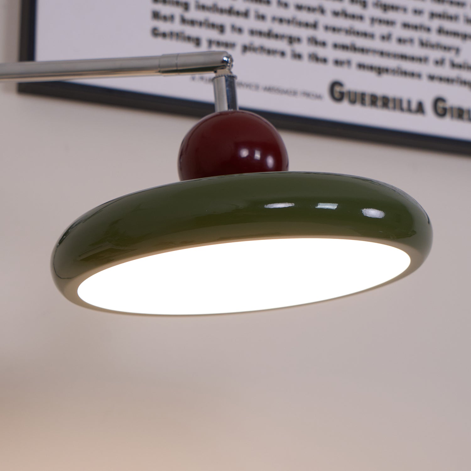 Elin Round Disc Plug-In Wall Sconce – Modern LED Wall Lamp for Bedroom