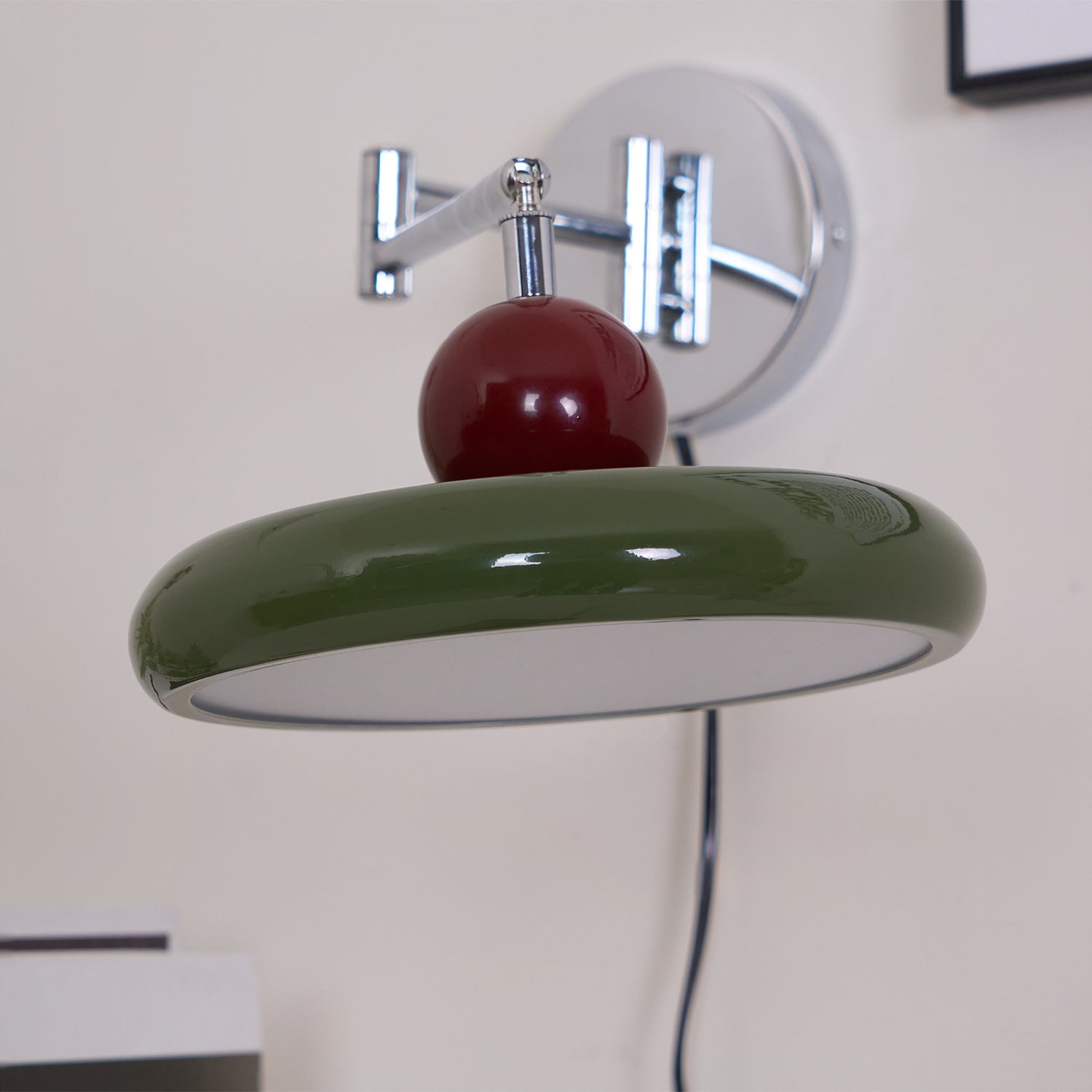 Elin Round Disc Plug-In Wall Sconce – Modern LED Wall Lamp for Bedroom