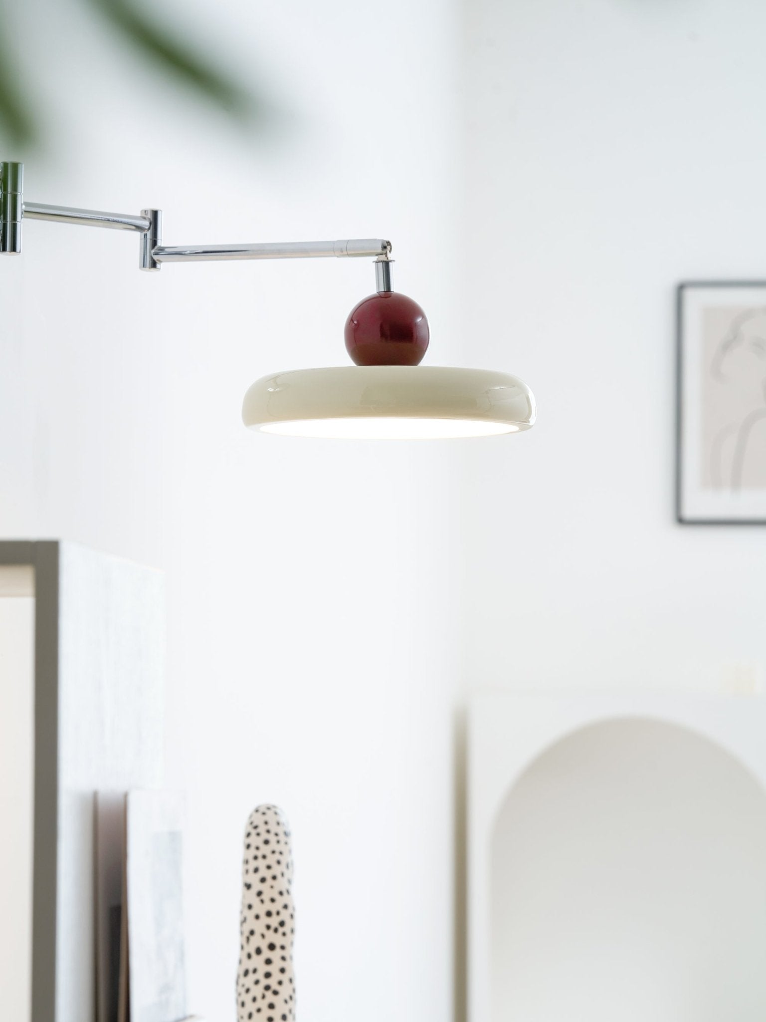 Elin Round Disc Plug-In Wall Sconce – Modern LED Wall Lamp for Bedroom